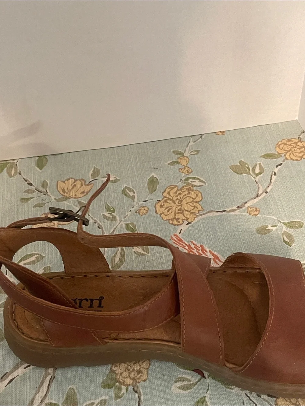NWT Born Kailee Light Brown Leather Strappy Slingback Sandals